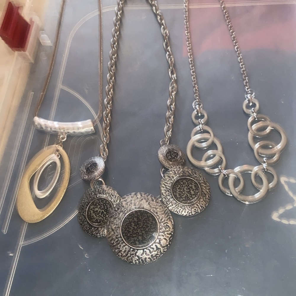BUNDLE OF ASSORTED VINTAGE JEWELRY - Picture 6 of 13